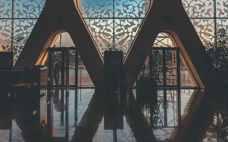 vue de l'intérieur de l'aéroport de Marrakech