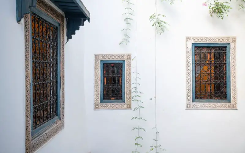 Vue extérieure d'un hammam à Marrakech