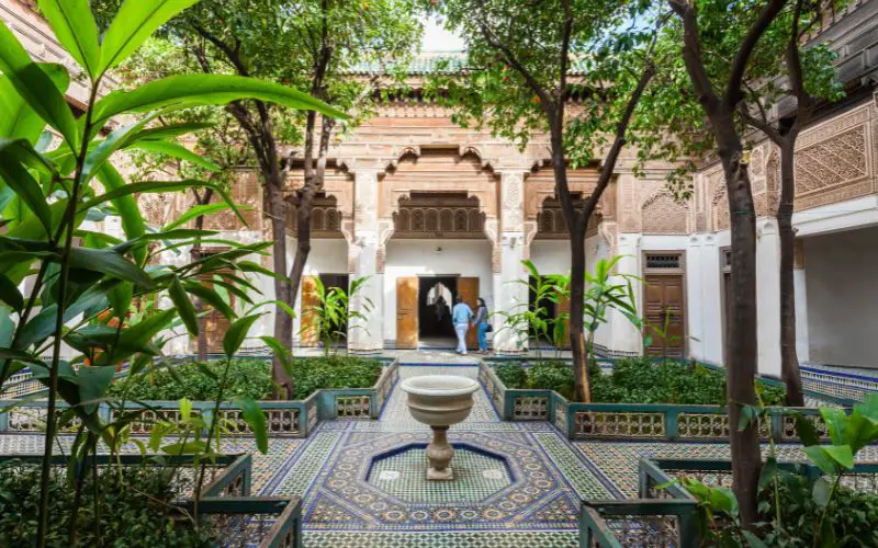Le patio de l'immense Palais de la Bahia à Marrakech