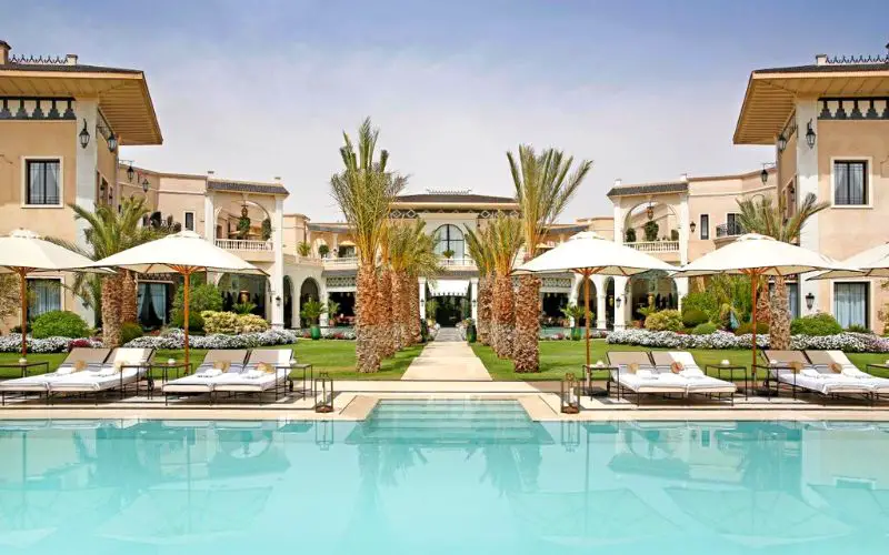 La piscine d'un hôtel 5 étoiles de Marrakech