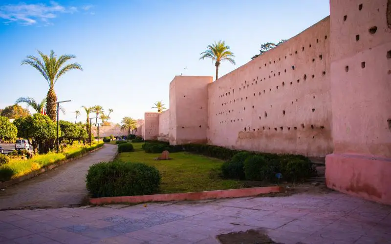 Les hauts remparts de Marrakech