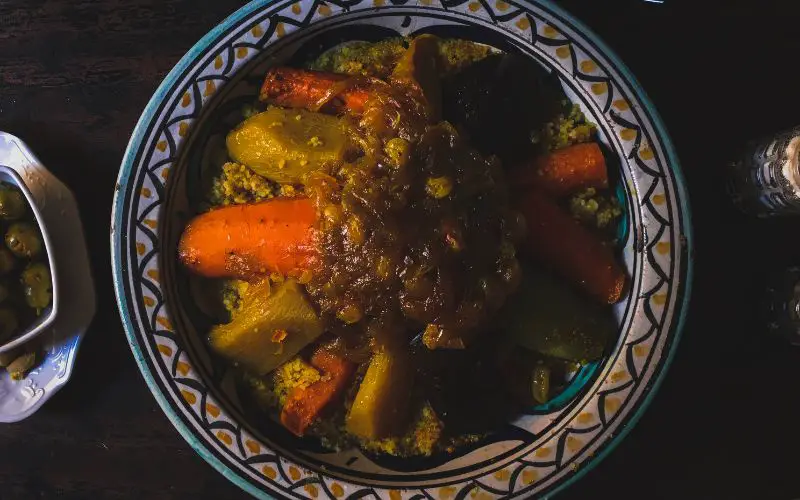 Le meilleur couscous marocain dans un restaurant de Marrakech