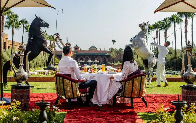 Brunch dominical avec spectacle de chevaux à l'hôtel Selman de Marrakech