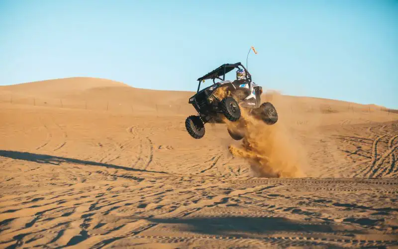 Dakar : un buggy qui crache de l'eau dans le désert ! - Le Soir