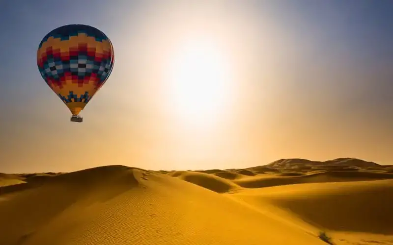 Vol en montgolfière au-dessus de la ville de Marrakech