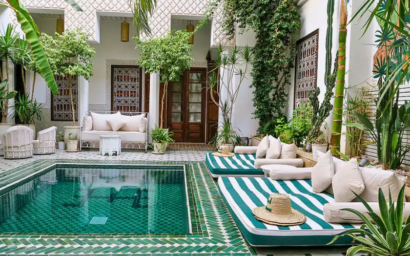 Un hôtel avec piscine à Marrakech